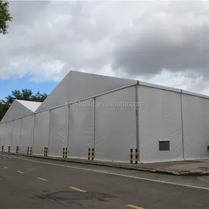 Tenda da magazzino impermeabile temporanea di grandi dimensioni per esterni per lo stoccaggio industriale
