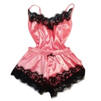 Set Piyama Tanpa Lengan Ketat Bahan Sutra Es Cherry Temptation untuk Wanita, Musim Panas, Seksi, Berenda, Dua Potong dengan Kemben dan Celana Pendek