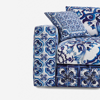 Fauteuil de salon en tissu bleu à fleurs de marque italienne de luxe, fait à la main, doux, confortable, minimaliste pour la chambre à coucher, l'appartement, l'hôtel