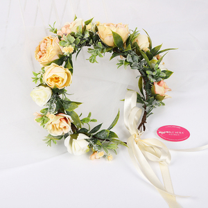 Nouvelle bague <span class=keywords><strong>de</strong></span> cheveux florale personnalisée FC1534 Hera, tissu en soie, rose rouge, noël, belles couronnes <span class=keywords><strong>de</strong></span> <span class=keywords><strong>fleurs</strong></span> - Product Image 4