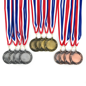 Personalizza il Tuo Logo Gratuitamente su Medaglie Sportive in Lega di Zinco Placcata di Alta Qualità, Disponibili in Stock e Senza Necessità di <span class=keywords><strong>Stampi</strong></span> - Product Image 1