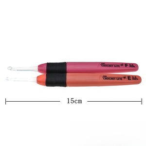 Juego <span class=keywords><strong>de</strong></span> 9 ganchos <span class=keywords><strong>de</strong></span> ganchillo <span class=keywords><strong>con</strong></span> <span class=keywords><strong>luz</strong></span> <span class=keywords><strong>LED</strong></span>, <span class=keywords><strong>agujas</strong></span> <span class=keywords><strong>de</strong></span> tejer portátiles <span class=keywords><strong>de</strong></span> estilo Simple <span class=keywords><strong>con</strong></span> cómodo mango suave para tejer hilo - Product Image 5