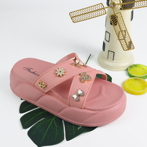 Nuevo diseño Pretty Upper Slide Zapatilla Pies planos <span class=keywords><strong>Sandalias</strong></span> para mujeres y damas - Product Image 2