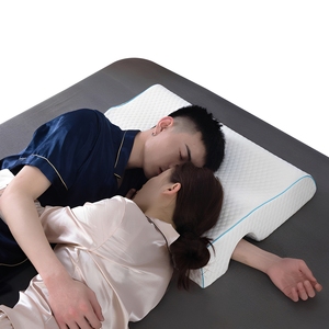 Oreiller en <span class=keywords><strong>mousse</strong></span> à mémoire <span class=keywords><strong>de</strong></span> forme rectangulaire moderne pour les dormeurs latéraux Soulagement <span class=keywords><strong>de</strong></span> la douleur au cou Couples se câlinant Anti-statique Tissu respirant 200TC - Product Image 2