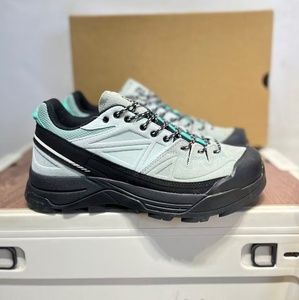 รองเท้าเดินป่าแบบ unisex สำหรับกิจกรรมกลางแจ้ง หน้าผ้าหนังกลับ กันลื่น เหมาะกับทุกสภาพพื้นผิว รองเท้าผ้าใบสำหรับเดินป่าและเดินทั่วไป - Product Image 1