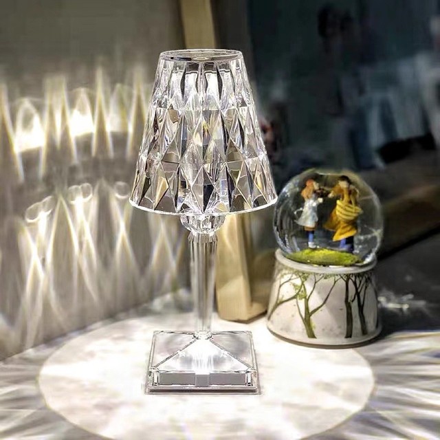 Nordic Style USB Charging Crystal Table Lamp Warm Decorative Bedside Lamp with Flexible Features for Cross-Border Home Decor