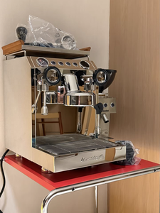 Cafetera Semiautomática Gemilai G3145B de Doble Grupo para Hogar y Comercio con Control de Temperatura y Función de Espumado de Leche - Product Image 4