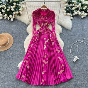 <span class=keywords><strong>Abito</strong></span> <span class=keywords><strong>lungo</strong></span> di fascia alta ed elegante, a maniche lunghe, doppiopetto, stretto in vita, arricciato e plissettato - Product Image 3