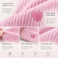 Bonnet d'hiver en acrylique 100% pour femme, style délicat, motif cœur rose, tricot côtelé, chaud, pour la marche en extérieur et la vie quotidienne