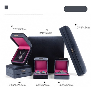 Boîte de rangement pour bijoux en velours de luxe, personnalisée, pour boucles d'oreilles, collier et bracelet - Product Image 3