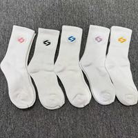 Chaussettes de sport jetables unisexes en coton jacquard tricoté décontractées de haute qualité, personnalisables en gros (OEM)