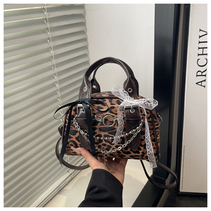 Nouvelle tendance de la mode, sac à main carré petit et élégant, multicolores, rétro, style fille branchée, sac bandoulière avec nœud en dentelle - Product Image 2