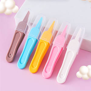 Pince à clip pour gouttes nasales pour bébé en plastique de 9 cm, pince à clip pour le nettoyage quotidien des bébés, pince à clip à tête ronde - Product Image 2