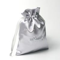Sac de rangement en soie de satin, logo personnalisé, petite pochette cadeau en satin pour perruques et cils, sac à cordon