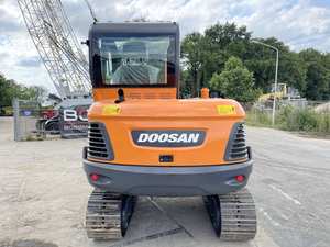 Mini excavatrice DX55-9C de 6 tonnes de haute qualité fabriquée en Corée avec le cylindre hydraulique Eaton du moteur Laidong à vendre - Product Image 4