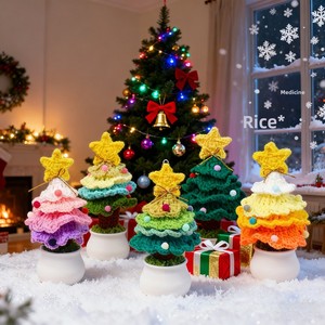 Árbol de Navidad de ganchillo hecho a mano con acabado artesanal, planta en maceta, decoración para el hogar, pequeño regalo para novia, venta al por mayor - Product Image 2