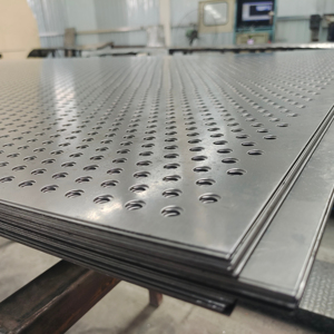 Plaques de caillebotis en aluminium et acier au toucher unique pour décoration intérieure créative Feuilles perforées d'art mural Matériaux de construction en métal pour atelier - Product Image 1