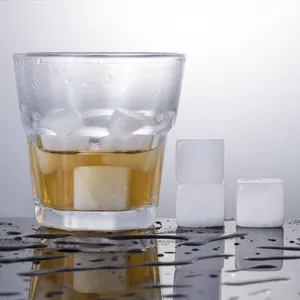 New Design Cheap Price White Marble Wine Accessories Reusable Ice Cubes Bar Whiskey Stone Set