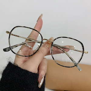 MK25039 Monturas ópticas para <span class=keywords><strong>mujer</strong></span> <span class=keywords><strong>Gafas</strong></span> Nueva moda redonda Fotocromática Anti Bloqueo <span class=keywords><strong>de</strong></span> luz azul <span class=keywords><strong>Gafas</strong></span> sólidas para todas las caras - Product Image 5