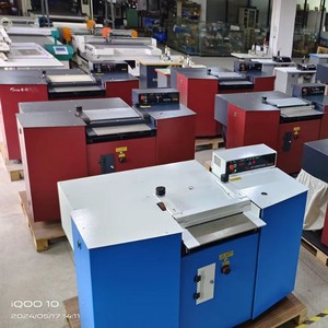 Machine à amincir le cuir en peau de mouton de précision Camoga S420, machine à fendre le cuir pour la fabrication de ceintures en cuir - Product Image 4