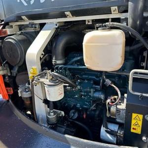 Mini-excavatrice Kobelco KX165-5 d'occasion, modèle 2023, en excellent état, avec moteur et pompe, poids opérationnel de 5 tonnes, en vente - Product Image 5