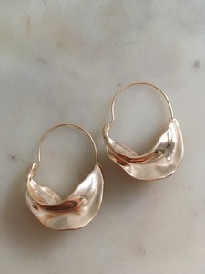Pendientes <span class=keywords><strong>Fulani</strong></span> de oro de 18 quilates con aros grandes, pendientes minimalistas de latón y acero inoxidable - Product Image 6