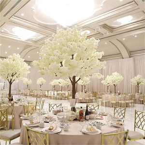 Venta superior Accesorios de escenario de boda al aire libre Árbol de flor de cerezo de madera con flores de PE Sakura Hierba artificial y planta de hoja - Product Image 6