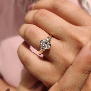 Anillo de Diamante Cultivado en Laboratorio Deslumbrante, Estilo Moderno, Perfecto para Compromisos de Parejas, Bodas o Eventos Nocturnos Elegantes - Product Image 6