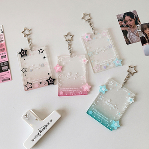 ชุดจี้โพลารอยด์ขนาด 3 นิ้วแบบกำหนดเอง พร้อมที่เก็บการ์ดขนาดเล็กแบบแข็งแรง ทำจากอะคริลิก สำหรับติดกระเป๋าเป้หรือพวงกุญแจ - Product Image 4