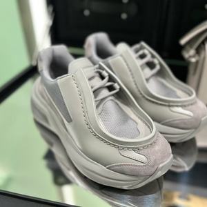 Calzado Deportivo Ligero con Soporte de Arco Antideslizante de Cuero Genuino OEM Trend para Entrenamiento Deportivo - Product Image 2