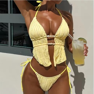 Ensemble de maillots de bain, bikinis et vêtements de plage de marque Summer Mix, origine Chine, tailles variées - Product Image 1