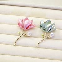 Broche Orchidée pour Femme – Accessoire de Vêtement Élégant Quotidien – Épingle de Poitrine Fleur Tulipe avec Pétales Émaillés et Bouton de Perle