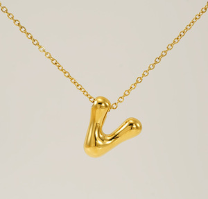 Collar de Acero Inoxidable Chapado en Oro de 18k con Letras de Burbuja Lisas, Joyería de Moda para <span class=keywords><strong>Mujer</strong></span>, Collar con Colgante de 26 Letras Inglesas, Venta al por Mayor - Product Image 5