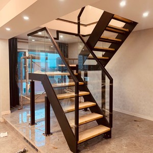 Escalier intérieur moderne en forme de <span class=keywords><strong>L</strong></span> Escalier en bois avec garde-corps en verre sans cadre - Product Image 3