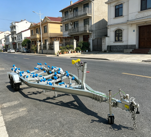 Support de <span class=keywords><strong>remorque</strong></span> de yacht en aluminium marin léger sur mesure, 2 essieux, 4 freins, charge utile maximale 2500 kg, remorquage stable, résistant à l'eau de mer - Product Image 1