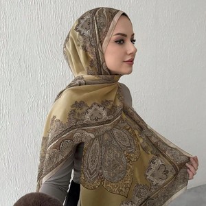 Pañuelo/Velo Elegante de Poliéster Chifón para Mujer, Estilo Malayo, Delgado, Largo, Suave y Transpirable, Estampado Premium, Ideal para Verano - ¡Venta Caliente! - Product Image 1