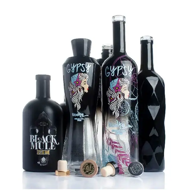 Garrafa de vidro de vodka personalizada de fábrica 375ml 500ml 750ml garrafa de vidro preto fosco ou fosco garrafa redonda de bebidas espirituosas