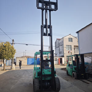 Chariot élévateur Mitsubishi 30 3 tonnes 4,5 mètres avec moteur diesel S4S, modèle 2023, transmission 4 roues motrices, occasion, garantie 1 an - Product Image 5