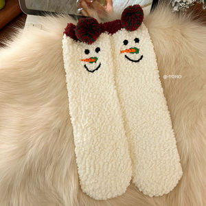 Chaussettes de sol chaudes en velours épais imprimées pour femmes, pour la première neige de Noël, au-dessus du genou - Product Image 4