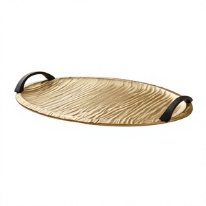 Plateau de service ovale en métal doré texturé à ondulations avec poignées noires, vaisselle de luxe pour la décoration intérieure, vente en gros - Product Image 1