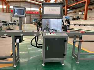 Machine à scier les profilés de vitrage CNC pour la fabrication de fenêtres et de portes en aluminium - Product Image 3