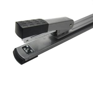 La Oficina de China <span class=keywords><strong>manual</strong></span> de metal tamaño jumbo revista 25 hojas brazo largo a <span class=keywords><strong>Grapadora</strong></span> con la nariz larga <span class=keywords><strong>para</strong></span> la revista y el libro - Product Image 3