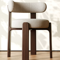 Chaise en bois rembourrée de style nordique, design sculptural géométrique, fauteuil de salle à manger en bois massif pour projets hôteliers et restaurants