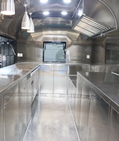 Camion de restauration rapide mobile en acier inoxydable entièrement équipé pour la vente de glaces, de café, de barbecue et de bonbons, avec un design personnalisé de colibri