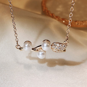 Collar con colgante de flor de rosa para mujer, cadena con cuentas de perlas y piedras brillantes, joyería de moda - Product Image 3