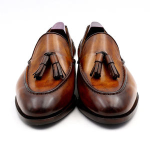 Zapatos de Hombre de Cuero de Becerro Negro de Primera Calidad, Lujosos y de Alta Gama, con Suela Goodyear, Zapatos de Vestir Premium Sin Cordones para Oficina y Fiestas - Product Image 2