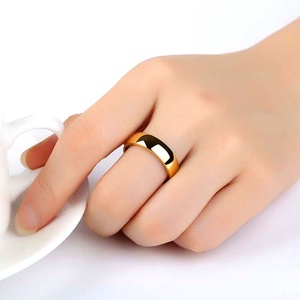 Anneaux simples et lisses pour femmes, de haute qualité, en acier inoxydable 316L plaqué or 18K PVD, nouvelle conception, étanches, vente en gros - Product Image 5
