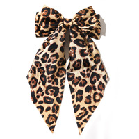 Pince à cheveux double couche en satin imprimé léopard faite à la main avec nœud et ruban long pour femme Daou – Vente en gros en carton