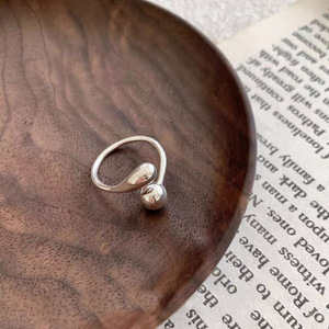 Anillo de Plata de Ley S925 con Forma de Lágrima Geométrica para Mujer, Diseño Minimalista, Joyería para el Dedo Índice, Uso Diario - Product Image 1