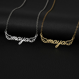 Collana Unisex Personalizzabile Showfay con Nome, Placcata in <span class=keywords><strong>Oro</strong></span> 18K, Acciaio Inossidabile, Motivo a Farfalla Trendy, Perla <span class=keywords><strong>d</strong></span>'Acqua Dolce, Regalo per Bambini - Product Image 3